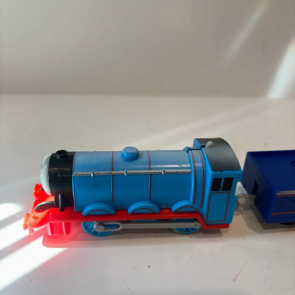 Thomas & Friends TrackMaster Gordon Motorized Engine Blue Cargo Cars Train Set